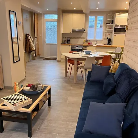 Holiday home La Serjane A 300 M De La A Sur