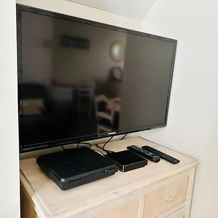 Dom wakacyjny La Serjane A 300 M De La A Sur *