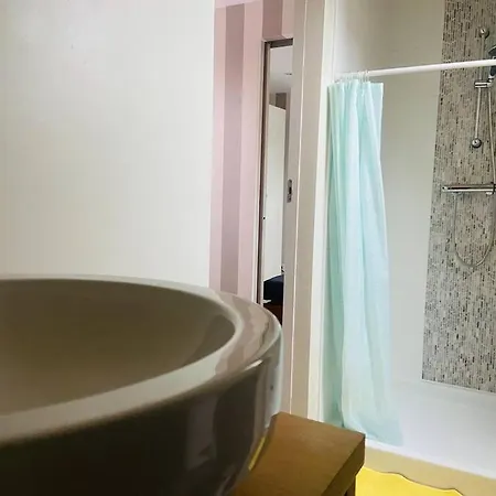 La Serjane A 300 M De La A Sur Dom wakacyjny *