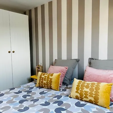 La Serjane A 300 M De La A Sur *